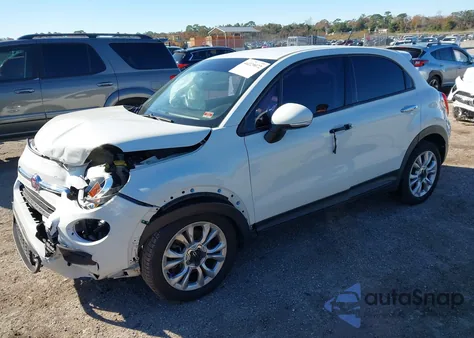 2016 Fiat 500X Easy z USA, uszkodzony, nr VIN ZFBCFXBT0GP398925